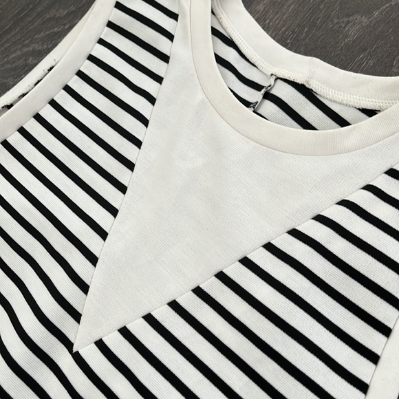 3/25$-Stripped dress - Picture 2 of 3